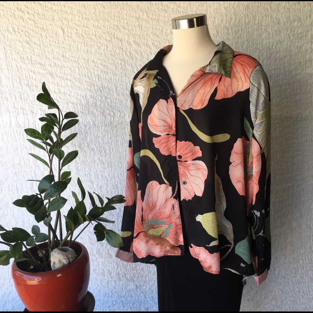 Llys Hi-Lo Floral Button Down